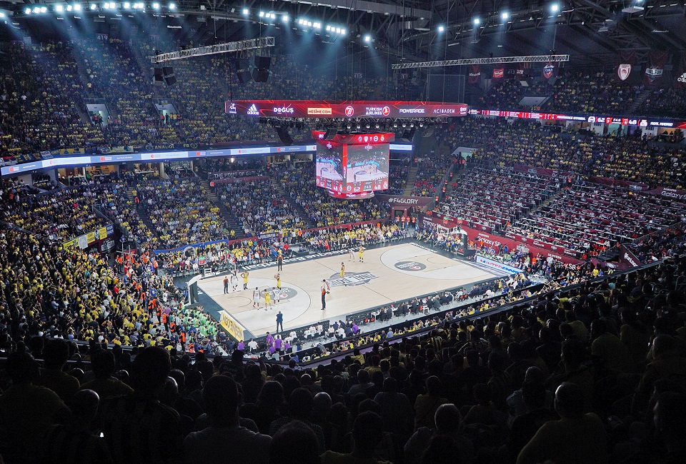 La Sinan Erdem Arena di Istanbul - Solid Renner