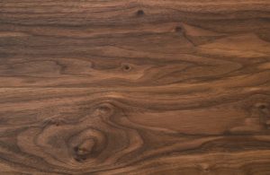 Caratteristiche venature del legno di noce americano